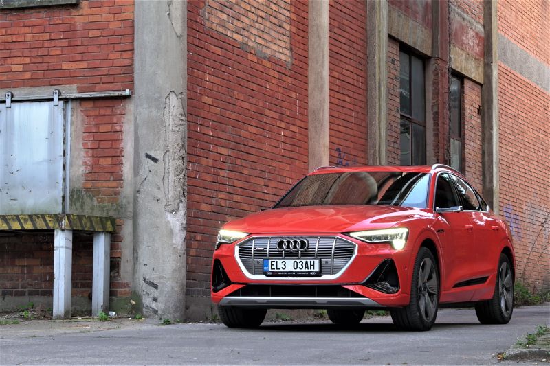 記事タイトルの表紙画像: Audi e-tron Sportback 55 quattro - excellent Audi, outstanding electric vehicle (except for a few minor issues)