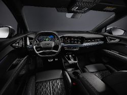 Audi Q4 e-tron - interior dashboard