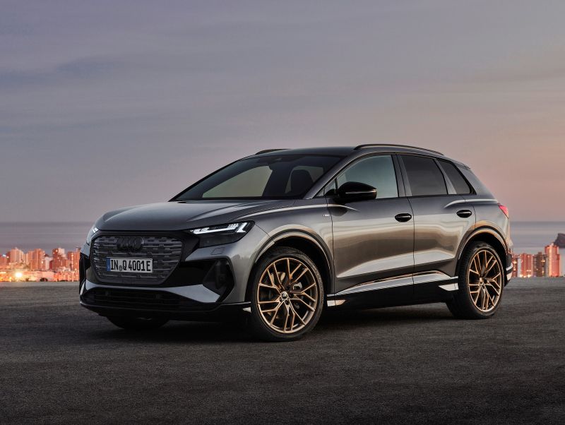 titulní obrázek článku: Audi Q4 e-tron and Q4 Sportback e-tron: first shots and technical data