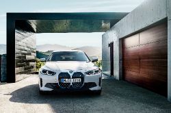 BMW i4 - front view grill