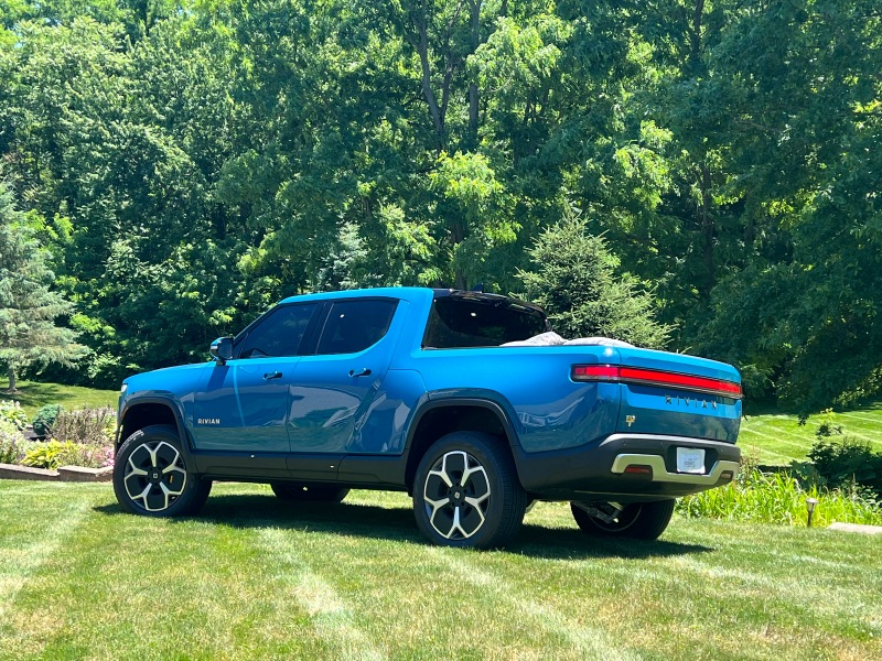 title image of Rivian R1T - The Do-Everything EV