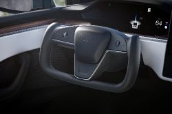 Tesla Model X - yoke