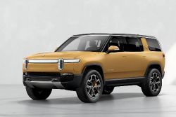 Rivian R1S - Compass Yellow