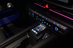 Hyundai Ioniq 6 - phone