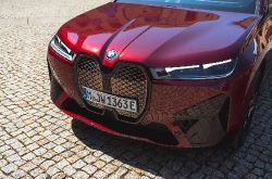 BMW iX - front