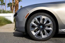 BMW i7 - rim