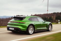 Porsche Taycan Cross Turismo - Mamba Green Metallic