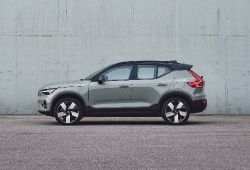 Volvo XC40 Recharge - side