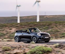 Mini Cooper SE Convertible - side