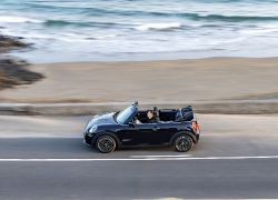 Mini Cooper SE Convertible - side