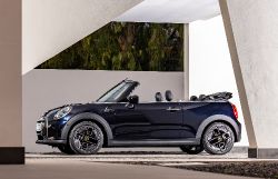 Mini Cooper SE Convertible - side