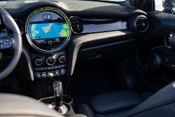 Mini Cooper SE Convertible - Interior