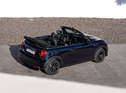 Mini Cooper SE Convertible - top