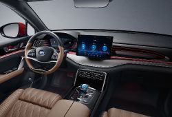 BYD Tang - Interior touchscreen