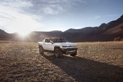 GMC Hummer EV Pickup - front