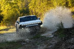 GMC Hummer EV Pickup - front