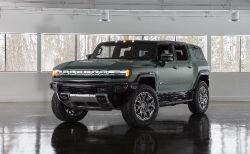 GMC Hummer EV SUV - front