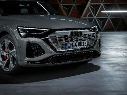 Audi Q8 e-tron - front