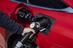 Toyota Mirai - refueling