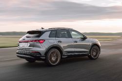 Audi Q4 e-tron - side