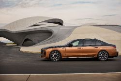 BMW i7 - i7 M70 Side