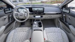 Genesis GV60 - Interior