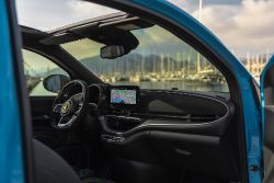 Abarth 500e - Interior