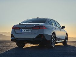 BMW i5 - rear