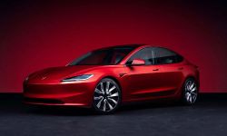 Tesla Model 3 - Ultra Red