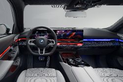 BMW i5 Touring - interior