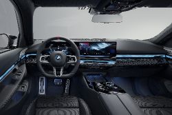 BMW i5 Touring - M60 interior