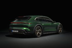 Porsche Taycan Cross Turismo - Image 2 from the photo gallery