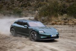 Porsche Taycan Cross Turismo - Image 7 from the photo gallery