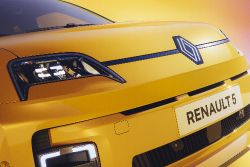 Renault 5 E-Tech electric - headlight