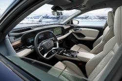 Audi Q6 e-tron - interior front seats